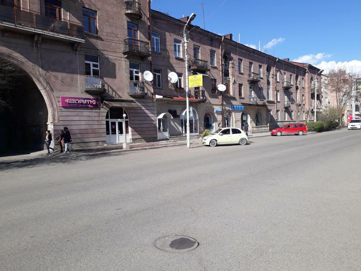 Srtashyan Apartments - Gorky Street Гюмри Екстериор снимка